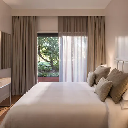 Hotel Sheraton - & Residences 5*