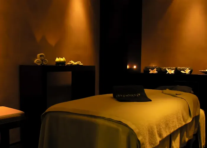 Sheraton - & Residences 호텔