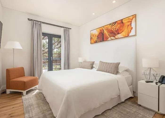 Sheraton - & Residences 호텔