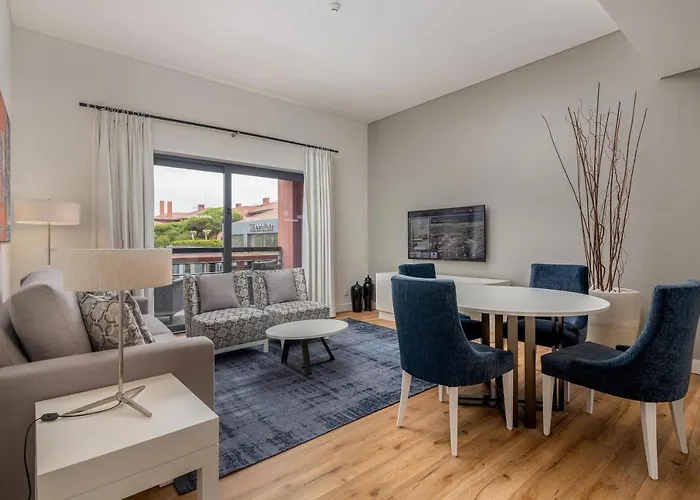 Sheraton - & Residences Hotell 5*