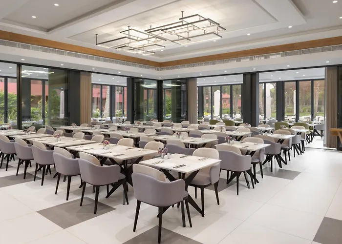 Sheraton - & Residences Hotel 5*