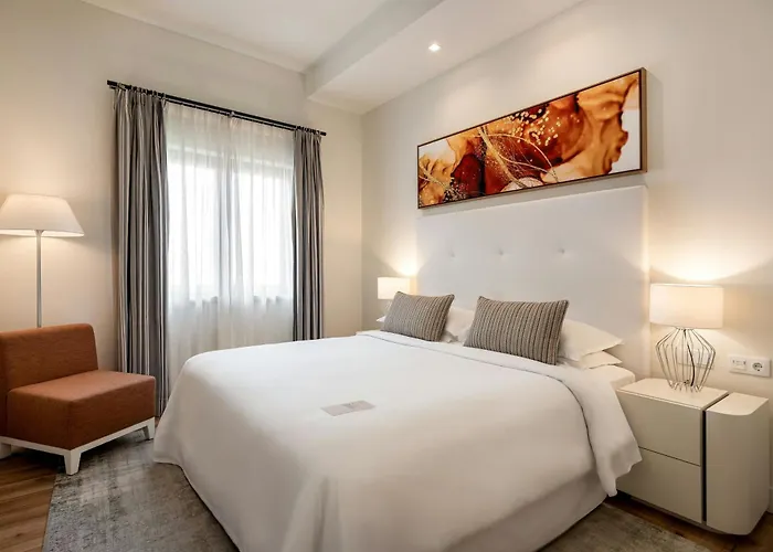 Sheraton - & Residences 호텔