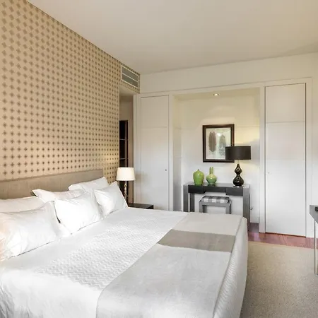 Sheraton - & Residences Hotel